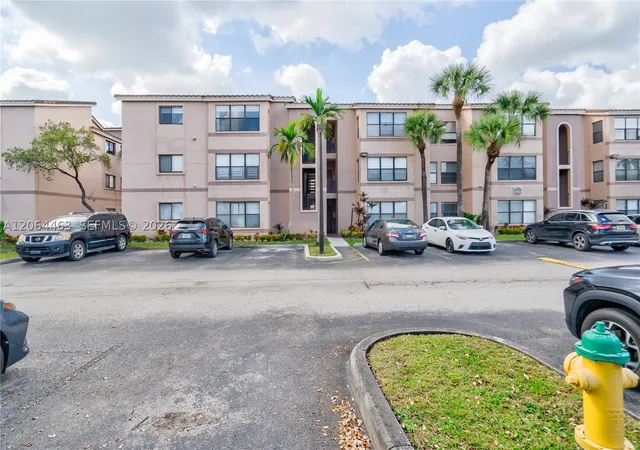 Photo 1 of Condo for sale at 2866 S University Dr #5307, Davie, FL 33328 | MLS# A12064463 | Listing updated on 2026-09-02