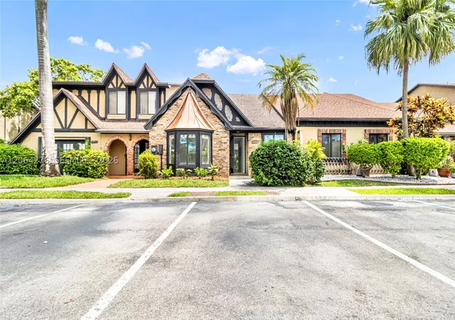 Photo 4 of House for sale at 8957 Nw 44Th Ct, Sunrise, FL 33351 | MLS# A12064276 | Listing updated on 2026-09-10