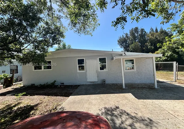 Photo 1 of Single family home for sale at 5442 Fourth Ave, Fort Myers, FL 33907 | MLS# A12064691 | Listing updated on 2026-09-12