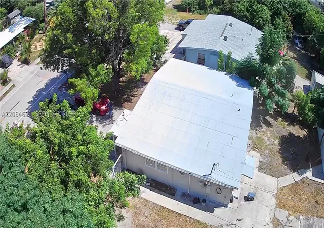 Photo 3 of Single family home for sale at 5442 Fourth Ave, Fort Myers, FL 33907 | MLS# A12064691 | Listing updated on 2026-09-12