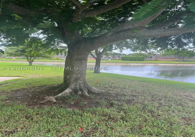 Photo 3 of Townhouse for sale at 4213 42nd Way, West Palm Beach, FL 33407 | MLS# A12064801 | Listing updated on 2026-09-10