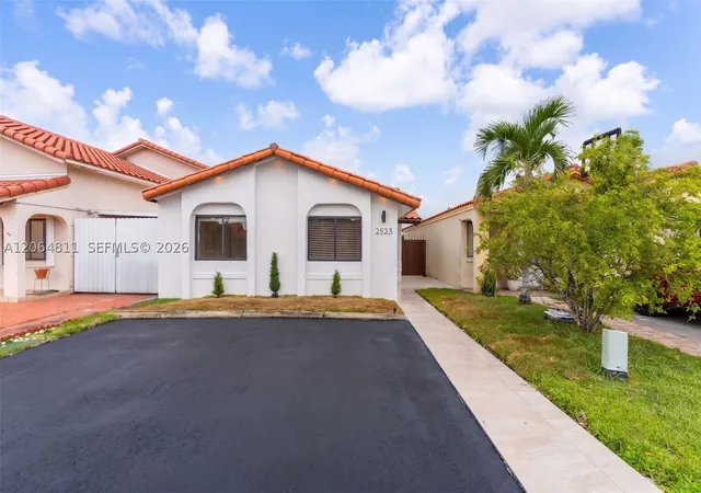 Photo 3 of Single family home for sale at 2523 W 65th St, Hialeah, FL 33016 | MLS# A12064811 | Listing updated on 2026-10-06
