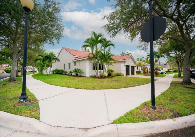 Photo 3 of Single family home for sale at 1357 Camellia Ln, Weston, FL 33326 | MLS# A12064917 | Listing updated on 2026-09-13