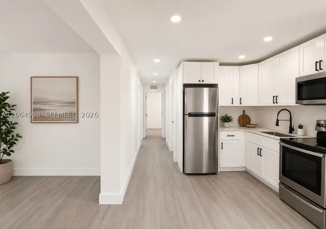 Photo 3 of Single family home for sale at 1708 Nw 7th St, Fort Lauderdale, FL 33311 | MLS# A12064938 | Listing updated on 2026-09-17