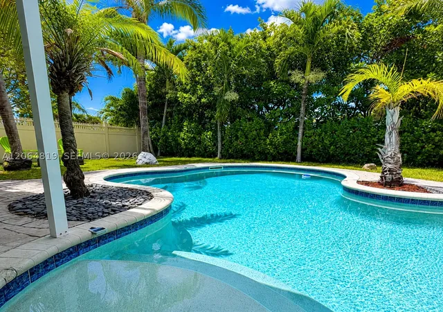 Photo 2 of Single family home for sale at 1301 Ne 42nd St, Oakland Park, FL 33334 | MLS# A12064819 | Listing updated on 2026-08-29