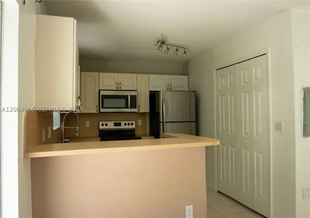 Photo 3 of Condo for sale at 1240 Se 31st Ct #106-32, Homestead, FL 33035 | MLS# A12064656 | Listing updated on 2026-09-15