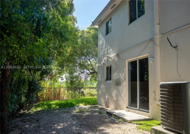 Listing Photo 4 - Condo for sale in building located at 1240 Se 31St Ct, Homestead, FL 33035 - Unit #106-32