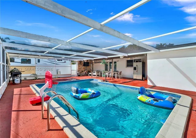 Photo 1 of Single family home for sale at 10100 Nicaragua Dr, Cutler Bay, FL 33189 | MLS# A12065022 | Listing updated on 2026-09-03