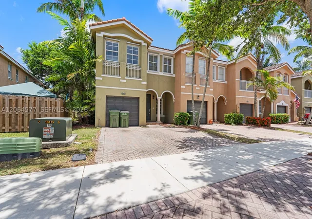 Photo 1 of Townhouse for sale at 1427 Se 25th Ave, Homestead, FL 33035 | MLS# A12064577 | Listing updated on 2026-08-28