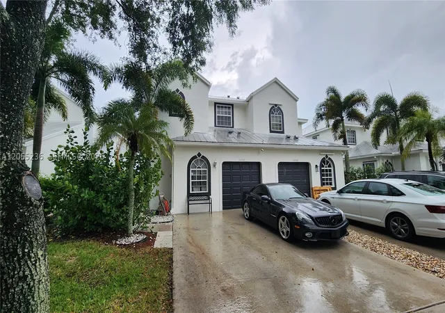 Photo 3 of Single family home for sale at 10702 Pelican Dr, Wellington, FL 33414 | MLS# A12065236 | Listing updated on 2026-09-22