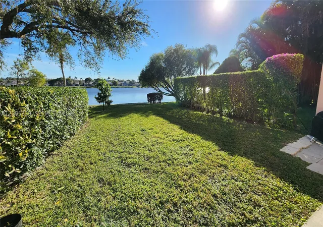 Photo 4 of House for sale at 10702 Pelican Dr, Wellington, FL 33414 | MLS# A12065236 | Listing updated on 2026-09-22
