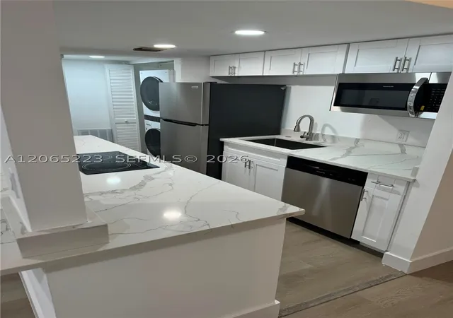 Photo 3 of Single family home for sale at 330 Cypress Dr, Lake Park, FL 33403 | MLS# A12065223 | Listing updated on 2026-09-08