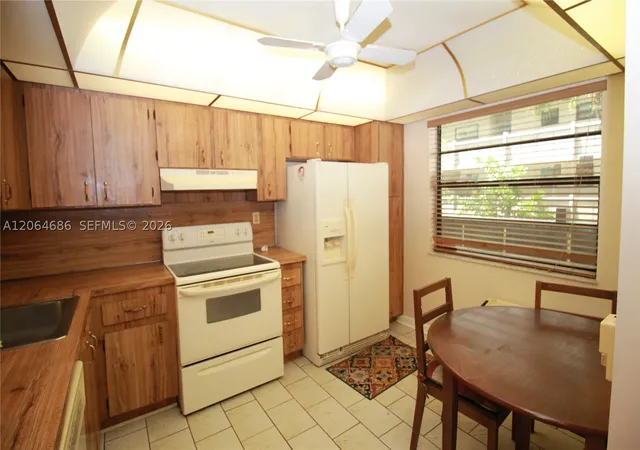 Photo 3 of Condo for sale at 900 Colony Point Cir #216, Pembroke Pines, FL 33026 | MLS# A12064686 | Listing updated on 2026-09-04