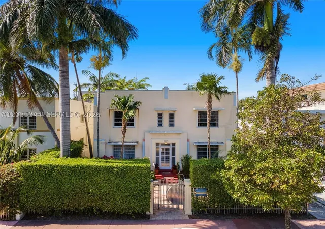 Photo 1 of Sale Pending at 928 Euclid Ave #6, Miami Beach, FL 33139 | MLS# A12065344 | Listing updated on 2026-09-02