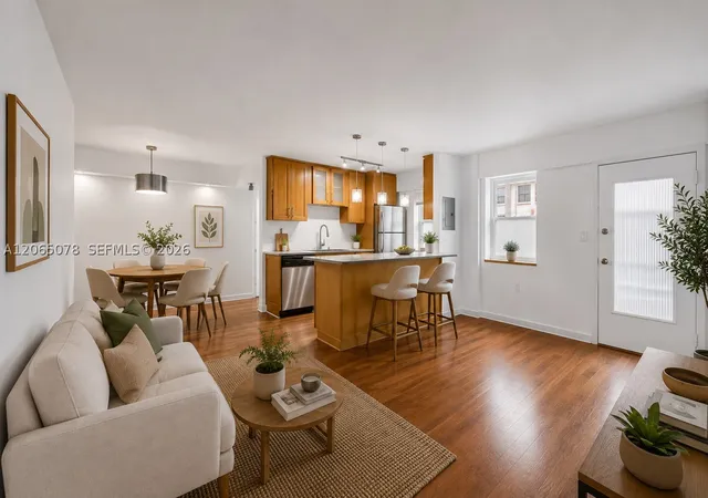 Photo 2 of Condo for sale at 1545 Euclid Ave #3C, Miami Beach, FL 33139 | MLS# A12065078 | Listing updated on 2026-09-22