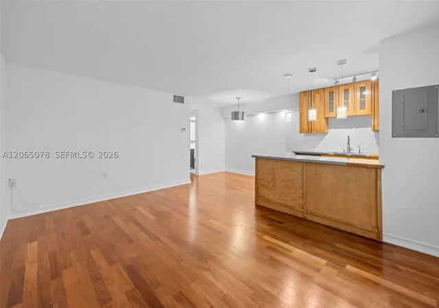 Photo 4 of Condo for sale at 1545 Euclid Ave #3C, Miami Beach, FL 33139 | MLS# A12065078 | Listing updated on 2026-09-22