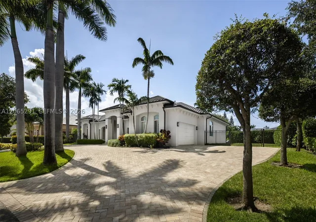 Photo 2 of Single family home for sale at 8111 Sw 178th St, Palmetto Bay, FL 33157 | MLS# A12065291 | Listing updated on 2026-10-07