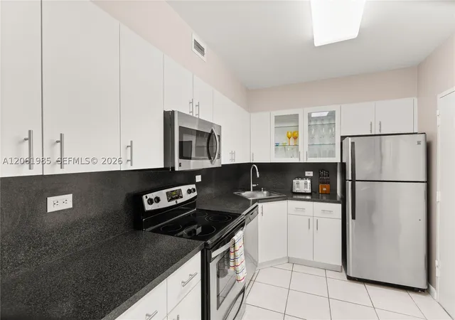 Photo 2 of Condo for sale at 5601 Collins Ave #1216, Miami Beach, FL 33140 | MLS# A12061985 | Listing updated on 2026-08-26