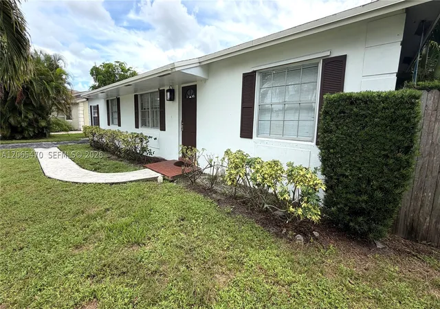 Single family home for sale at 19480 Dakota Ct, Boca Raton, FL 33434 | MLS# A12065470