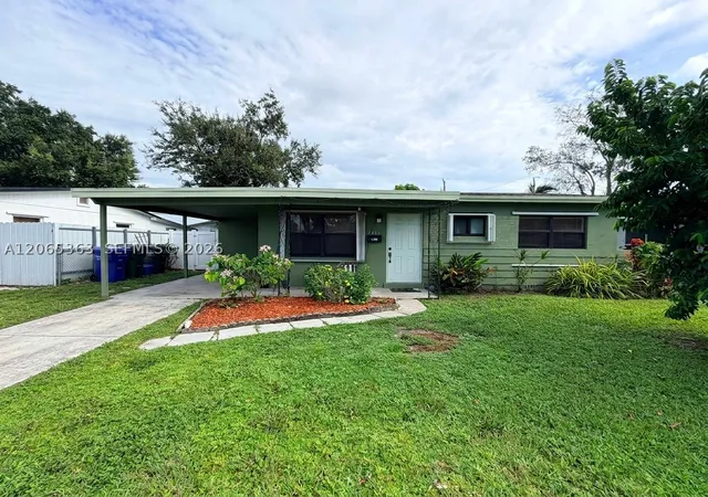 Photo 1 of Single family home for sale at 6831 Farragut St, Hollywood, FL 33024 | MLS# A12065363 | Listing updated on 2026-09-15