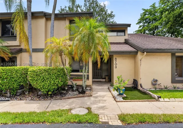Photo 2 of Townhouse for sale at 8703 Cleary Blvd, Plantation, FL 33324 | MLS# A12065399 | Listing updated on 2026-08-29