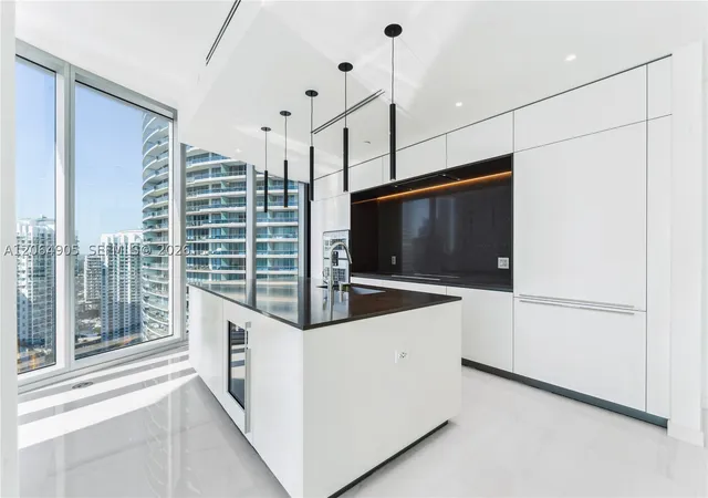 Photo 4 of Condo for sale at 300 Biscayne Blvd Way #3507, Miami, FL 33131 | MLS# A12064905 | Listing updated on 2026-09-11