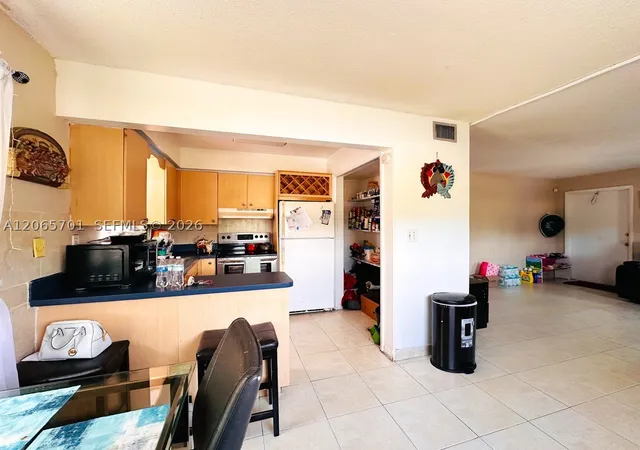 Photo 4 of Condo for sale at 2420 Johnson St #202, Hollywood, FL 33020 | MLS# A12065701 | Listing updated on 2026-10-07