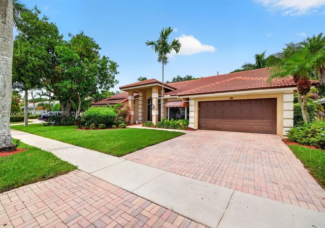 Photo 2 of Single family home for sale at 581 Nw 110th Ave, Plantation, FL 33324 | MLS# A12065710 | Listing updated on 2026-09-12