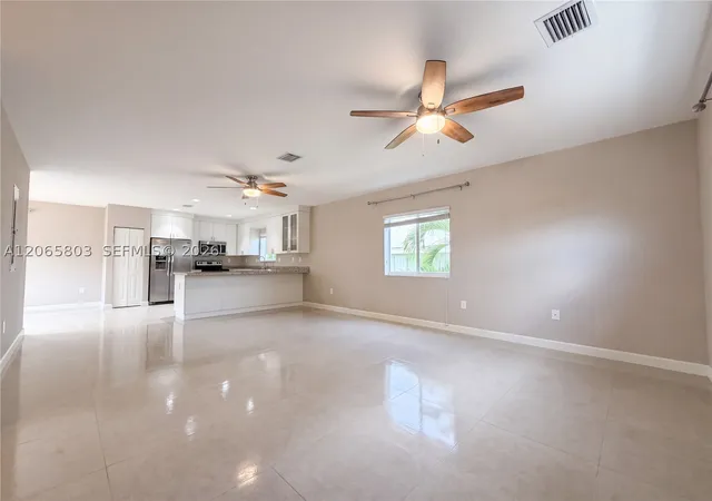 Photo 3 of Single family home for sale at 17 Lakeview Dr, Key Largo, FL 33037 | MLS# A12065803 | Listing updated on 2026-09-17
