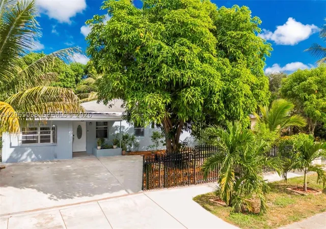 Photo 3 of Single family home for sale at 951 Ne 157th Ter, North Miami Beach, FL 33162 | MLS# A12065038 | Listing updated on 2026-09-11