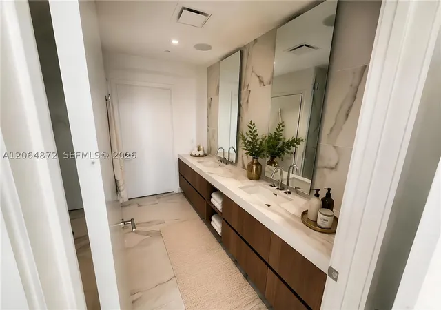Photo 4 of Condo for sale at 1400 Biscayne Blvd #3603, Miami, FL 33132 | MLS# A12064872 | Listing updated on 2026-09-19