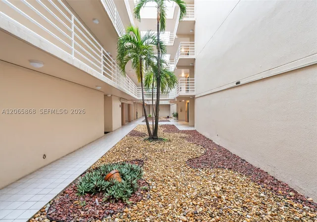 Listing Photo 4 - Condo for sale at Belinda Gardens Condo, Unit 1110 8050 Nw 8Th St, Belinda Gardens Condo, Miami, FL 33126 | Built Year: 1984-1984
