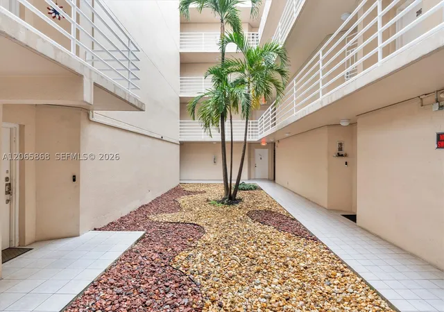 Listing Photo 5 - Condo for sale at Belinda Gardens Condo, Unit 1110 8050 Nw 8Th St, Belinda Gardens Condo, Miami, FL 33126 | Built Year: 1984-1984