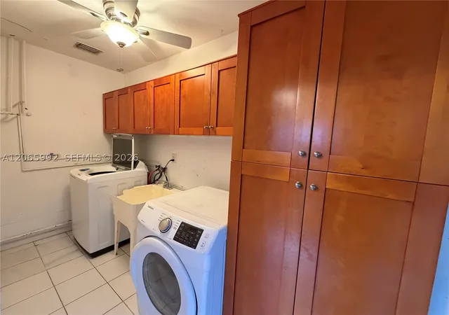 Photo 4 of Sale Pending at 485 S Shore Dr, Miami Beach, FL 33141 | MLS# A12065992 | Listing updated on 2026-09-11