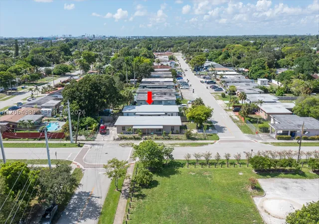 Photo 3 of House for sale at 1004 Sw 24Th Ave, Fort Lauderdale, FL 33312 | MLS# A12064989 | Listing updated on 2026-08-31