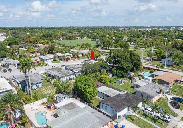 Photo 4 of House for sale at 1004 Sw 24Th Ave, Fort Lauderdale, FL 33312 | MLS# A12064989 | Listing updated on 2026-08-31