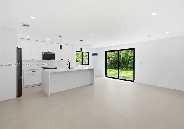 Photo 2 of Single family home for sale at 6421 Sw 59th Ave, South Miami, FL 33143 | MLS# A12062633 | Listing updated on 2026-09-13