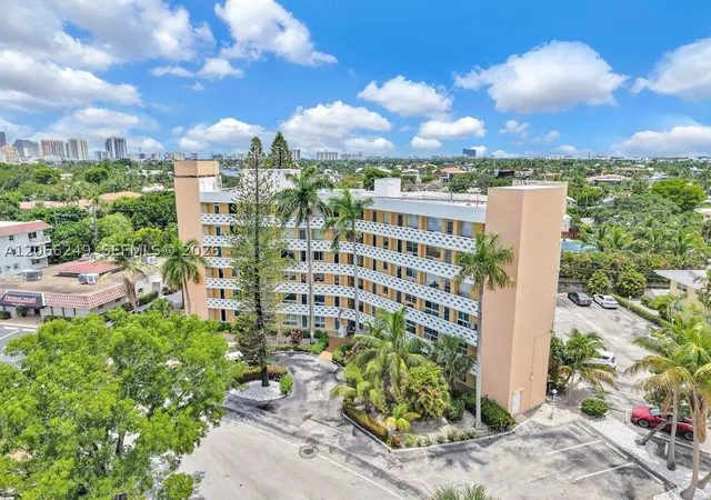 Photo 3 of Condo for sale at 2400 Ne 9th St #201, Fort Lauderdale, FL 33304 | MLS# A12066249 | Listing updated on 2026-08-28