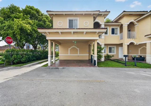 Photo 3 of Townhouse for sale at 6776 Sw 22nd St, Miami, FL 33155 | MLS# A12065910 | Listing updated on 2026-09-11