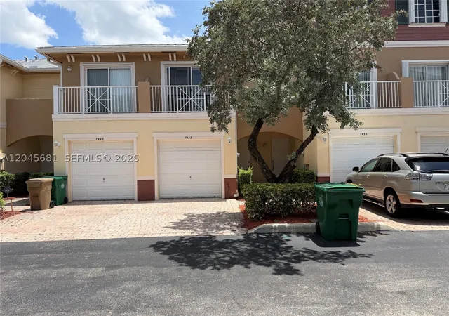 Photo 1 of Townhouse for sale at 7432 Willow Grove Pl, Davie, FL 33314 | MLS# A12045681 | Listing updated on 2026-09-14