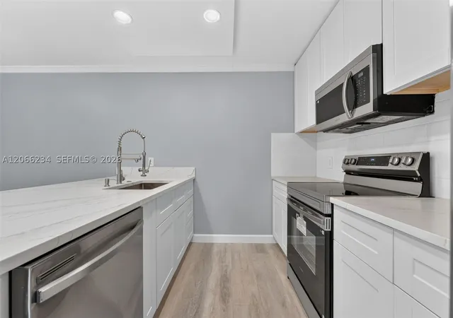 Photo 1 of Townhouse for sale at 151 Heritage Way, West Palm Beach, FL 33407 | MLS# A12066234 | Listing updated on 2026-09-06