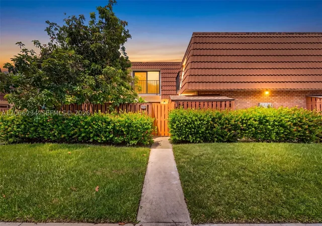 Photo 2 of Townhouse for sale at 151 Heritage Way, West Palm Beach, FL 33407 | MLS# A12066234 | Listing updated on 2026-09-06