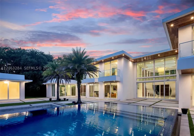 Photo 2 of Mansion for sale at 6300 Moss Ranch Rd, Pinecrest, FL 33156 | MLS# A12063284 | Listing updated on 2026-10-03