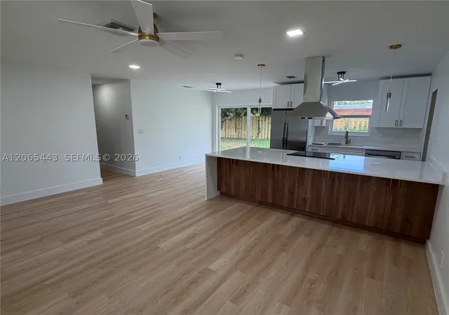 Photo 4 of Single family home for sale at 110 Ne 17Th Ct, Pompano Beach, FL 33060 | MLS# A12065443 | Listing updated on 2026-09-26