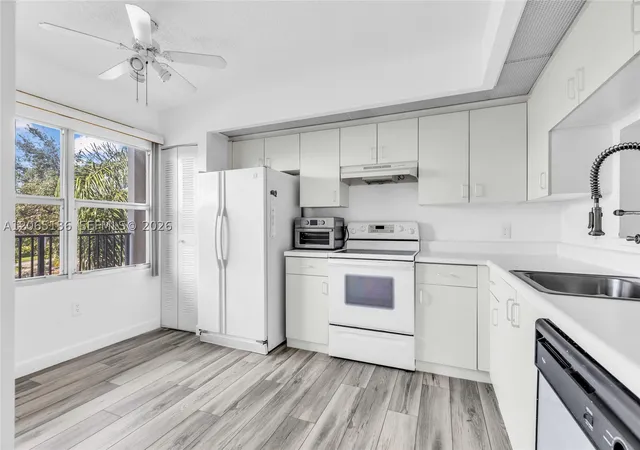 Photo 2 of Sale Pending at 550 Sw 138th Ave #309K, Pembroke Pines, FL 33027 | MLS# A12065136 | Listing updated on 2026-08-27