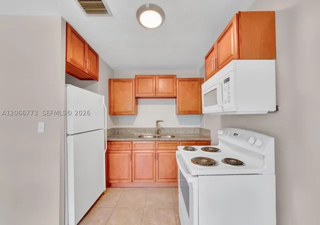 Photo 3 of House for sale at 2610 Riverland Dr, Fort Lauderdale, FL 33312 | MLS# A12066773 | Listing updated on 2026-09-07