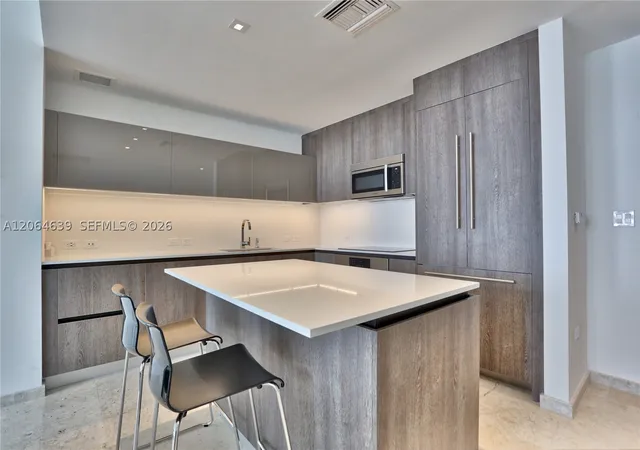 Photo 3 of Sale Pending at 88 Sw 7th St #3805, Miami, FL 33130 | MLS# A12064639 | Listing updated on 2026-09-03