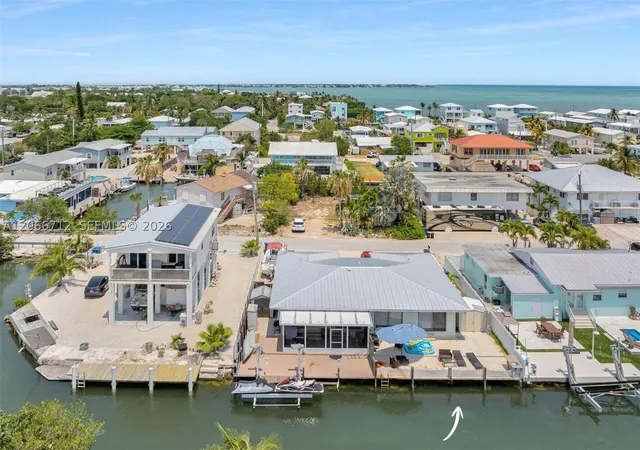Photo 2 of Single family home for sale at 427 89th Street Ocean, Marathon, FL 33050 | MLS# A12066712 | Listing updated on 2026-08-28