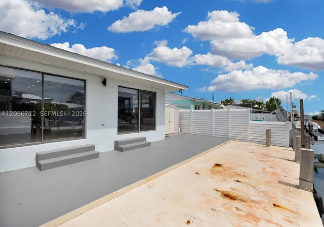 Photo 4 of Single family home for sale at 427 89Th Street Ocean, Marathon, FL 33050 | MLS# A12066712 | Listing updated on 2026-08-28