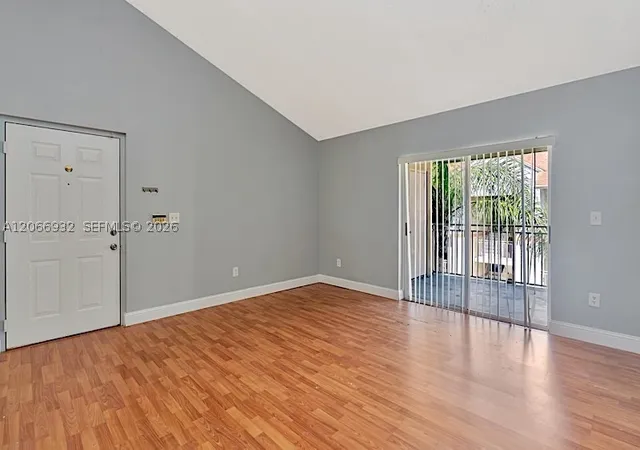 Listing Photo 4 - Condo for sale in building located at 18830 Nw 57Th Ave, Hialeah, FL 33015 - Unit #304